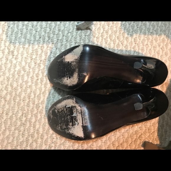 Stuart Weitzman Peep Toe Pump - Picture 3 of 3